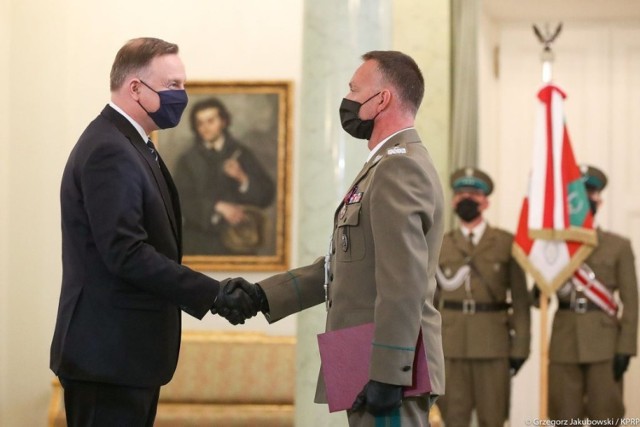 Na zdjęciu prezydent RP Andrzej Duda i gen. bryg. SG Robert Inglot.
