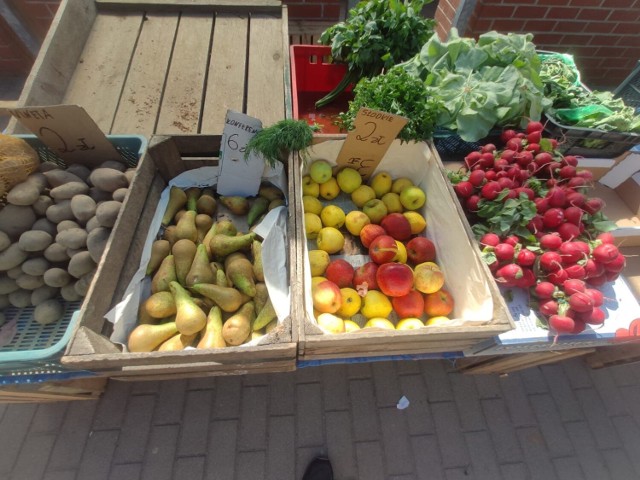 Sezonowe warzywa i owoce spod Oleśnicy już w sprzedaży (CENY)