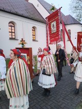 Procesja w wielowiekowej parafii świętego Wojciecha w Sieradzu-Męce ZDJĘCIA