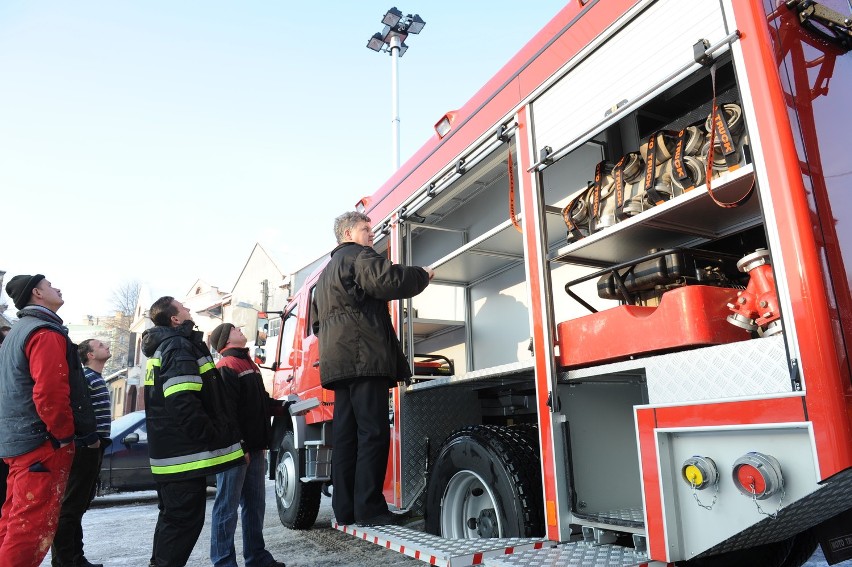 Nowy średni wóz strażacki z OSP w Dzierzgoniu