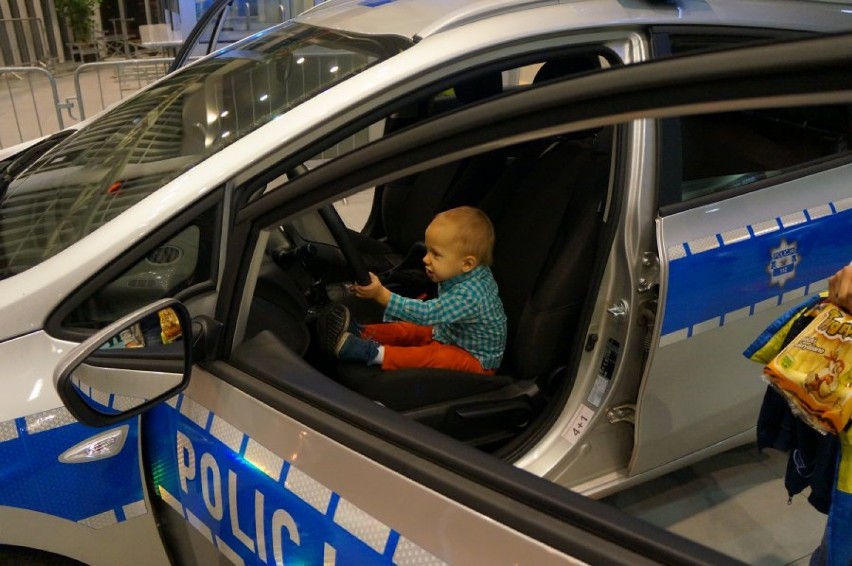 Policja Jastrzębie-Zdrój: Policjanci na festiwalu ZDJĘCIA