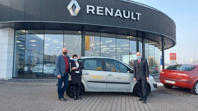 Dzięki opolskiemu dilerowi Renault szkoły otrzymały samochody do nauki zawodu mechanika.