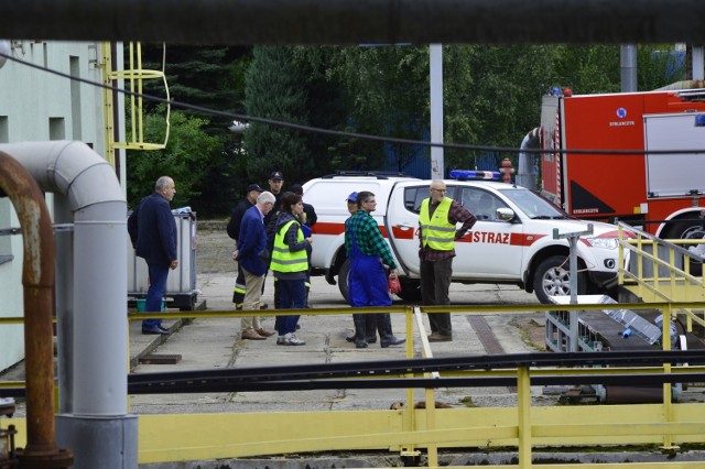 Wycieki kwasu na terenie rafinerii już dwa razy zagroziły środowisku. Dzięki strażakom udało się je powstrzymać.