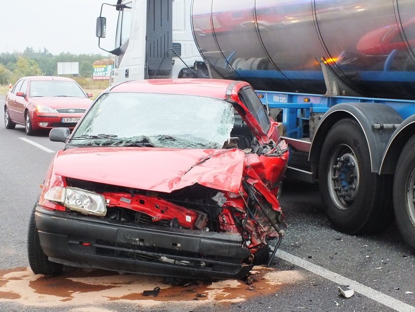 Kierowca opla nie poczekał na swoją kolej w Kolonii Rudnik. Dostał 500 zł mandatu i 6 punktów