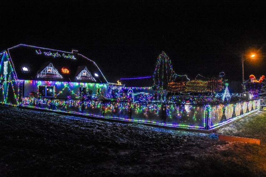 Dom w Biezdrowie Osady w zeszłym roku zachwycał świątecznymi iluminacjami