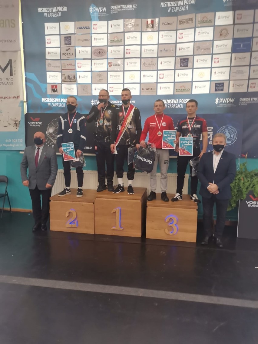 Dwa medale mistrzostw Polski dla zapaśników Cartusii