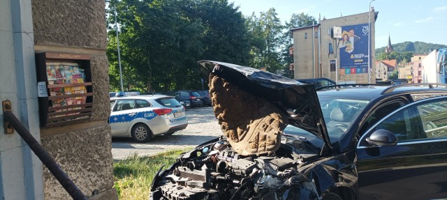 Wypadek na ul. Armii Krajowej w Wałbrzychu. Jedna osoba została ranna