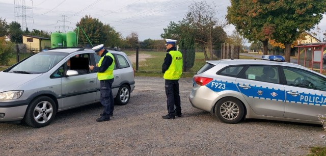 Akcja policji  „Twoje światła - Nasze bezpieczeństwo”  odbywa się w Bełchatowie i powiecie