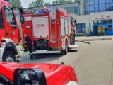 Akcja straży w ZS 1 Władysławowo: w jednej z klas rozlały się chemikalia. Strażacy z Pucka poprosili specjalistów o pomoc | ZDJĘCIA, WIDEO