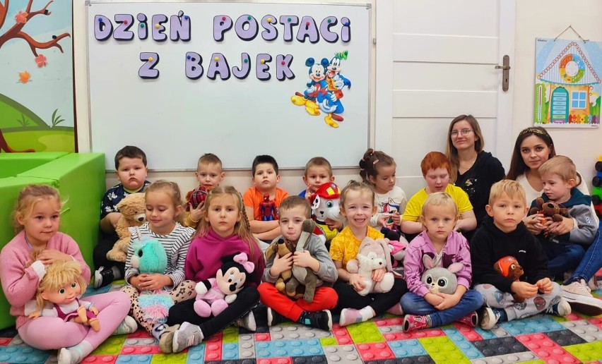 Dzień Postaci z Bajek w przedszkolu w Strugach ZDJĘCIA