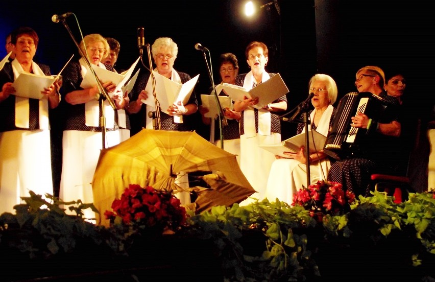 Zespół Śpiewaczy Zbąszyńskich Seniorów  - radość ze wspólnego śpiewania i spotkań z innymi ludźmi [Zdjęcia]                            