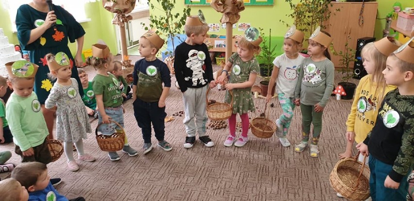 W Drzycimiu dzieci z przedszkola świętowały Dzień Drzewa. Zobacz zdjęcia