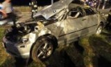 Dramatyczny wypadek w Krasnem Potockiem. BMW dachowało z piątką pasażerów