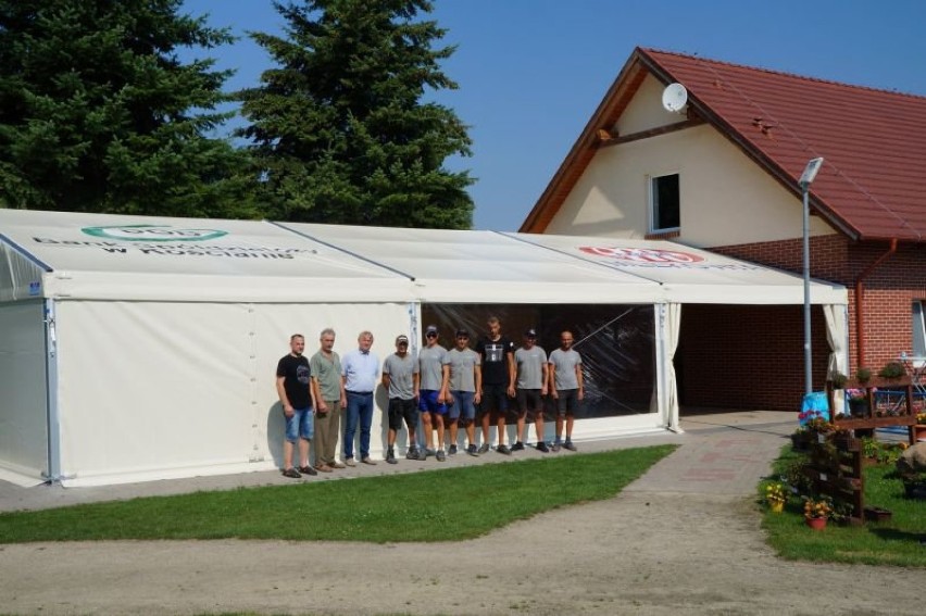 Przy Orliku w Racocie postawiono halę namiotową