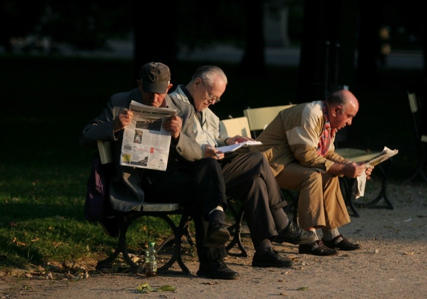 Osoby otrzymujące emerytury w wysokości do 2500 zł brutto...