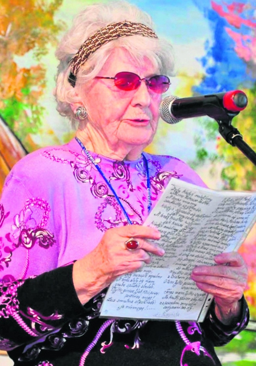 Artystka Zofia Burzyńska, 95 lat, z Grudziądza...