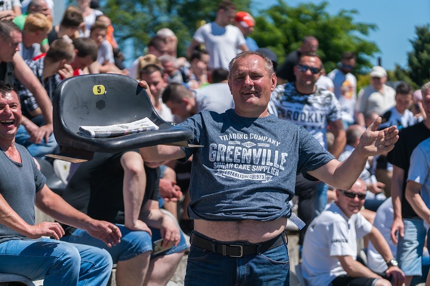 Ostatni mecz Sandecji na starym stadionie. Wykręcali krzesełka [ZDJĘCIA]