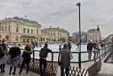 Kraków. Otwarto lodowisko w centrum Krakowa [ZDJĘCIA]