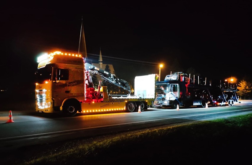 Awaria wielkiej ciężarówki transportującej samochody utrudniała przejazd DK 75 nad Jeziorem Rożnowskim