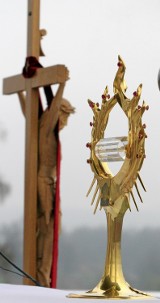 Coraz więcej relikwii Jana Pawła II trafia do parafii na całym świecie
