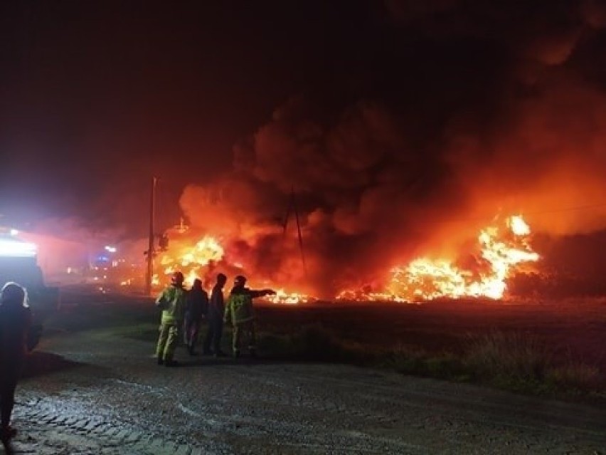 Raciniewo - wielki pożar składowiska opon w powiecie...