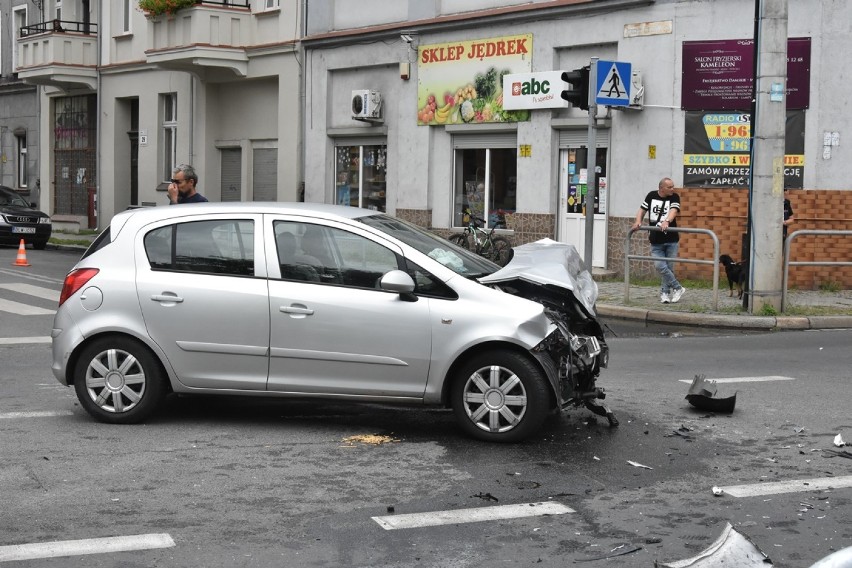 Wypadek na ulicy Czarnieckiego w Legnicy [ZDJĘCIA]