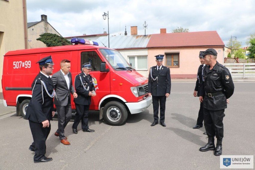 Jednostka OSP Człopy otrzymała wóz strażacki. Pojazd wcześniej służył strażakom-ochotnikom z Uniejowa ZDJĘCIA