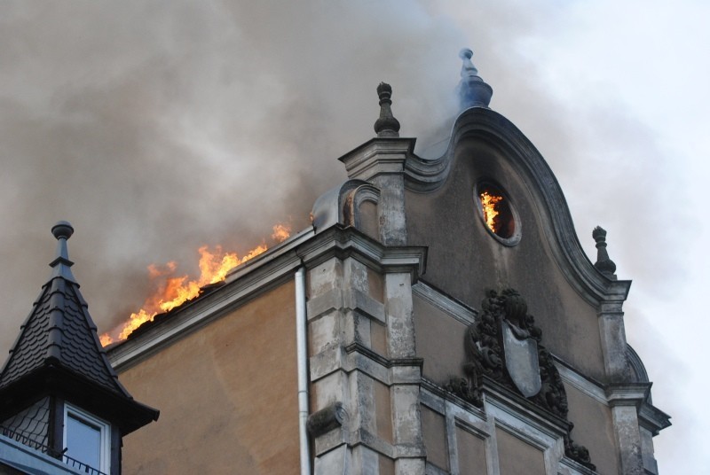 Pożar w Wonieściu - spłonął dach zabytkowego pałacu,...