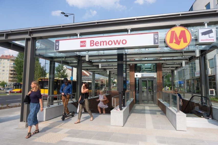 Metro Warszawskie odnotowuje gigantyczny wzrost pasażerów. Ratusz podaje, ile osób skorzystało z nowych stacji