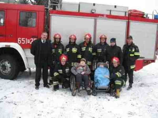 Strażacy z Wrześni spełniają dziecięce marzenia