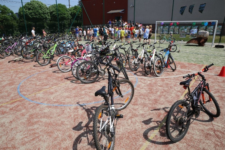 Dzieci z Rybnika do szkoły jeżdżą na rowerach! Która szkoła wygrała Rowerowy maj w Rybniku?