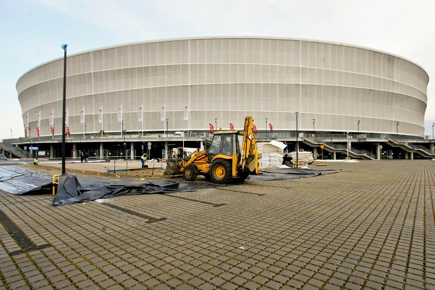 Na Stadionie Miejskim będzie najtańsze we Wrocławiu lodowisko (ZDJĘCIA, CENNIK)