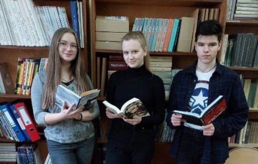 Książki w języku ukraińskim od Fundacji Powszechnego Czytania dla II LO w Radomsku