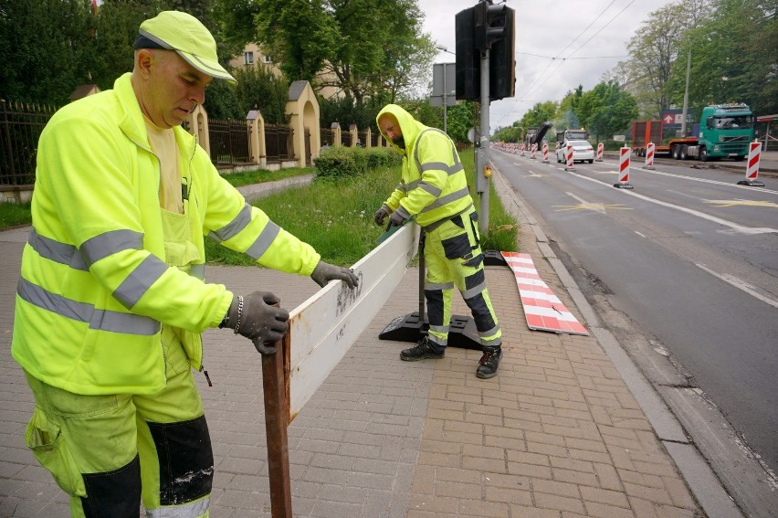 Zaczęły się utrudnienia na Al. Racławickich. Jeszcze w tym tygodniu pojawi się kolejne „wąskie gardło” 