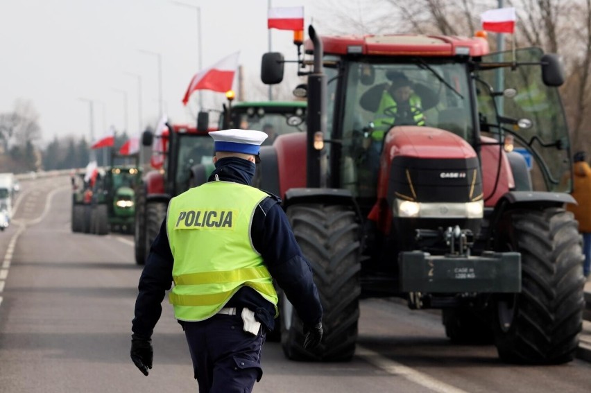 Protest rolników na DK 25! Uwaga kierowcy! Utrudnienia na drodze krajowej w Kujawsko-Pomorskiem