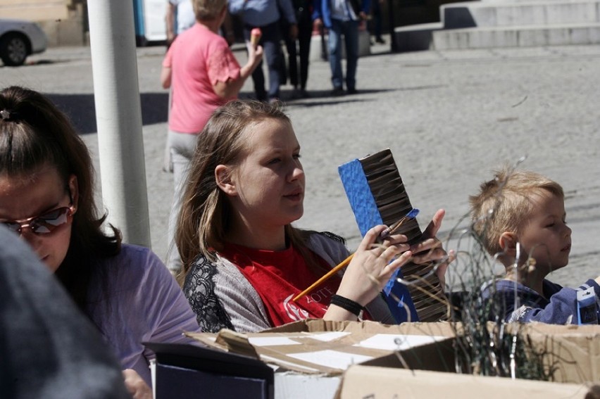 Warsztaty recyklingowe, budujemy eko orkiestrę w Legnicy [ZDJĘCIA]