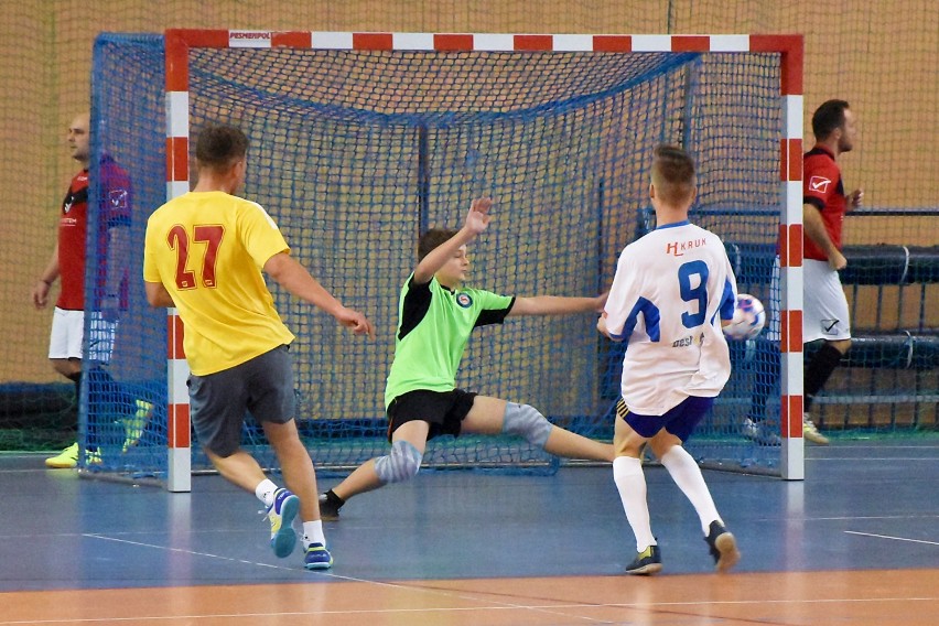 Ruszyła kolejna edycja Pilskiej Ligi Futsalu. Zobaczcie zdjęcia z pierwszych meczów