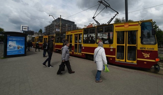 Ciągle nie ma porozumienia między związkowcami z MPK Łódź a zarządem spółki. W piątek urzędnicy ogłosili, że nie ma pieniędzy na podwyżki płac, jakich domagają się związki. Musiałoby to związać się z podwyżką cen biletów, a tego miasto chce uniknąć.

CZYTAJ DALEJ NA NASTĘPNYM SLAJDZIE