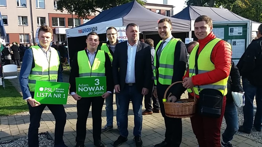 W Wieruszowie trwają prawybory. Na miejscu promują się kandydaci na posłów. Są też znani politycy[FOTO]