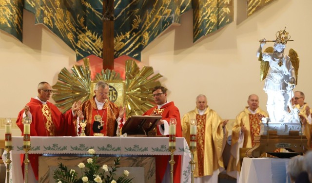 Mszy świętej odpustowej przewodniczył ksiądz biskup Andrzej Kaleta.
