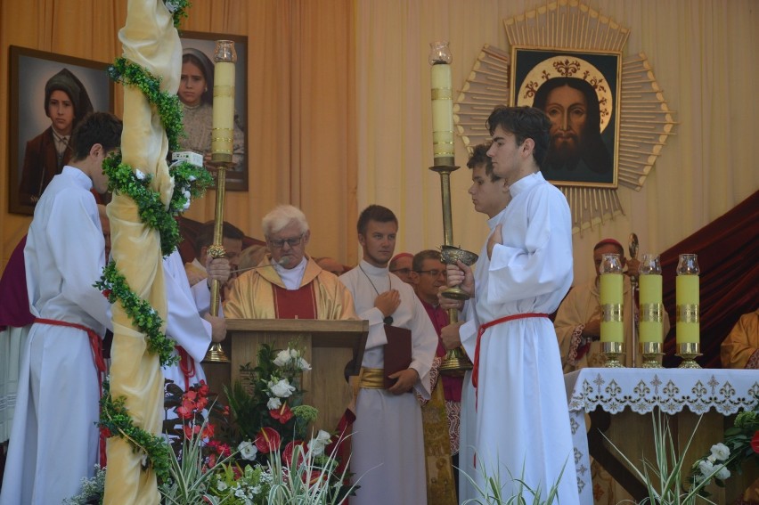 Biskup tarnowski Andrzej Jeż przewodniczył mszy świętej w Bazylice