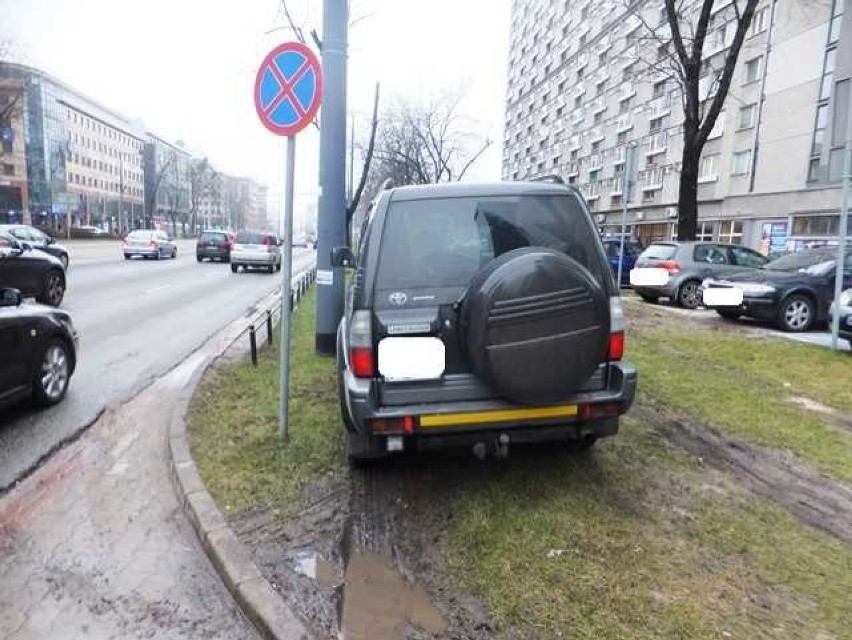 Zgodnie z przepisami pojazd może zostać unieruchomiony przez...