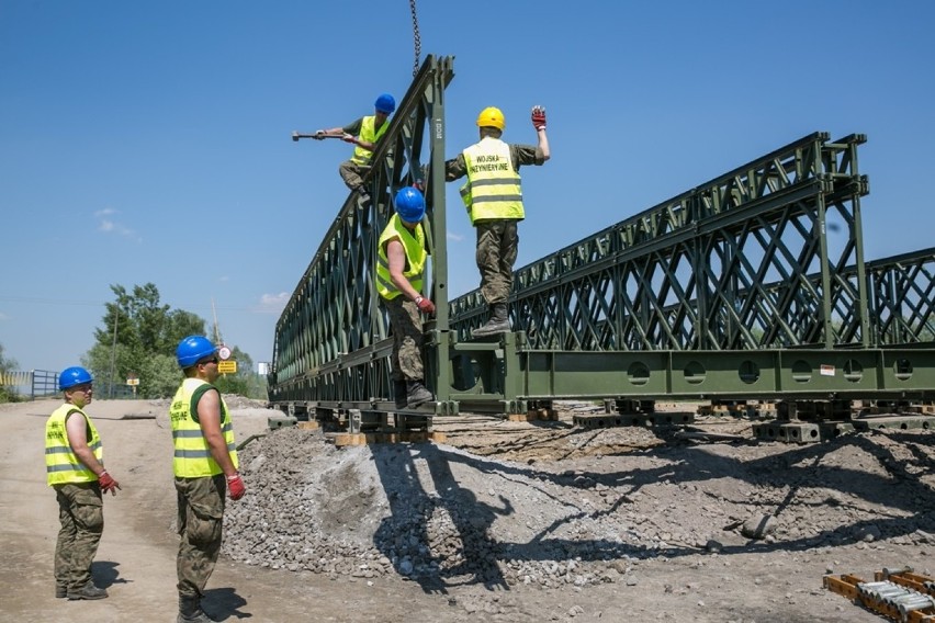 Wojsko buduje mosty na ŚDM [ZDJĘCIA, WIDEO]