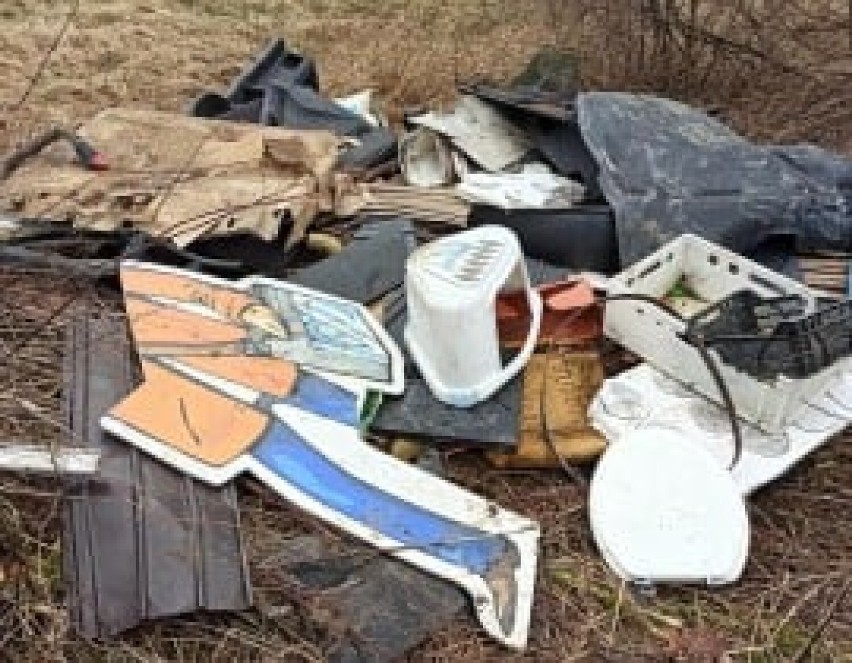 W gminie Krasne k. Rzeszowa ktoś notorycznie podrzuca śmieci