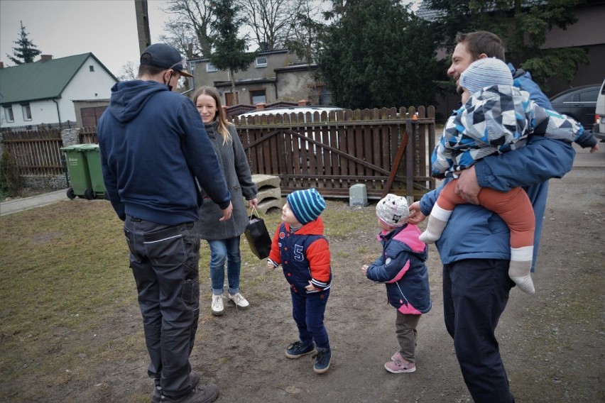 Serce na nakrętki zostało postawione przed przedszkolem nr...