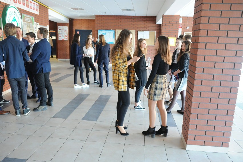 Egzamin gimnazjalny w SP 5 w Lesznie