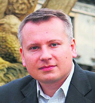 Daniel Jacent, radny Prawa i Sprawiedliwości

Trudno składa...