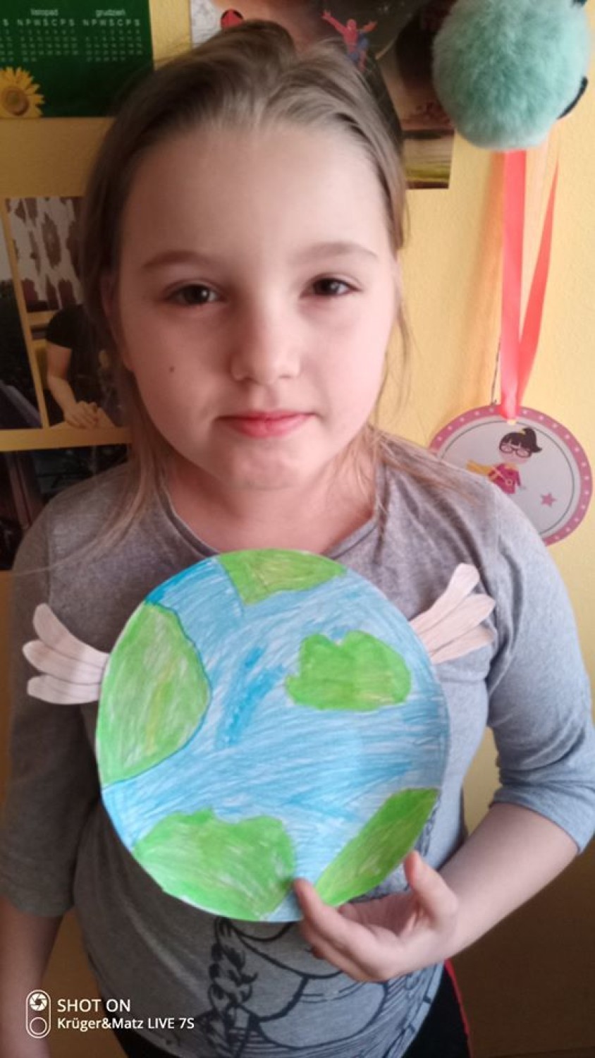 Dzień Ziemi w Szkole Podstawowej nr 4 w Kaliszu. Uczniowie malowali naszą planetę ZDJĘCIA