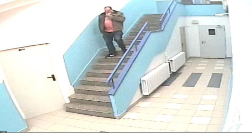 Gdynia. Mężczyzna podejrzewany o kradzież portfeli. Policjanci ujawniają jego wizerunek 