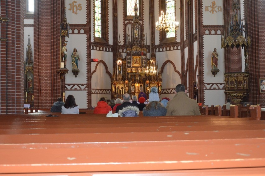 Koronawirus. W opolskich mszach świętych uczestniczy mniej niż 50 osób. Wierni zostali w domach